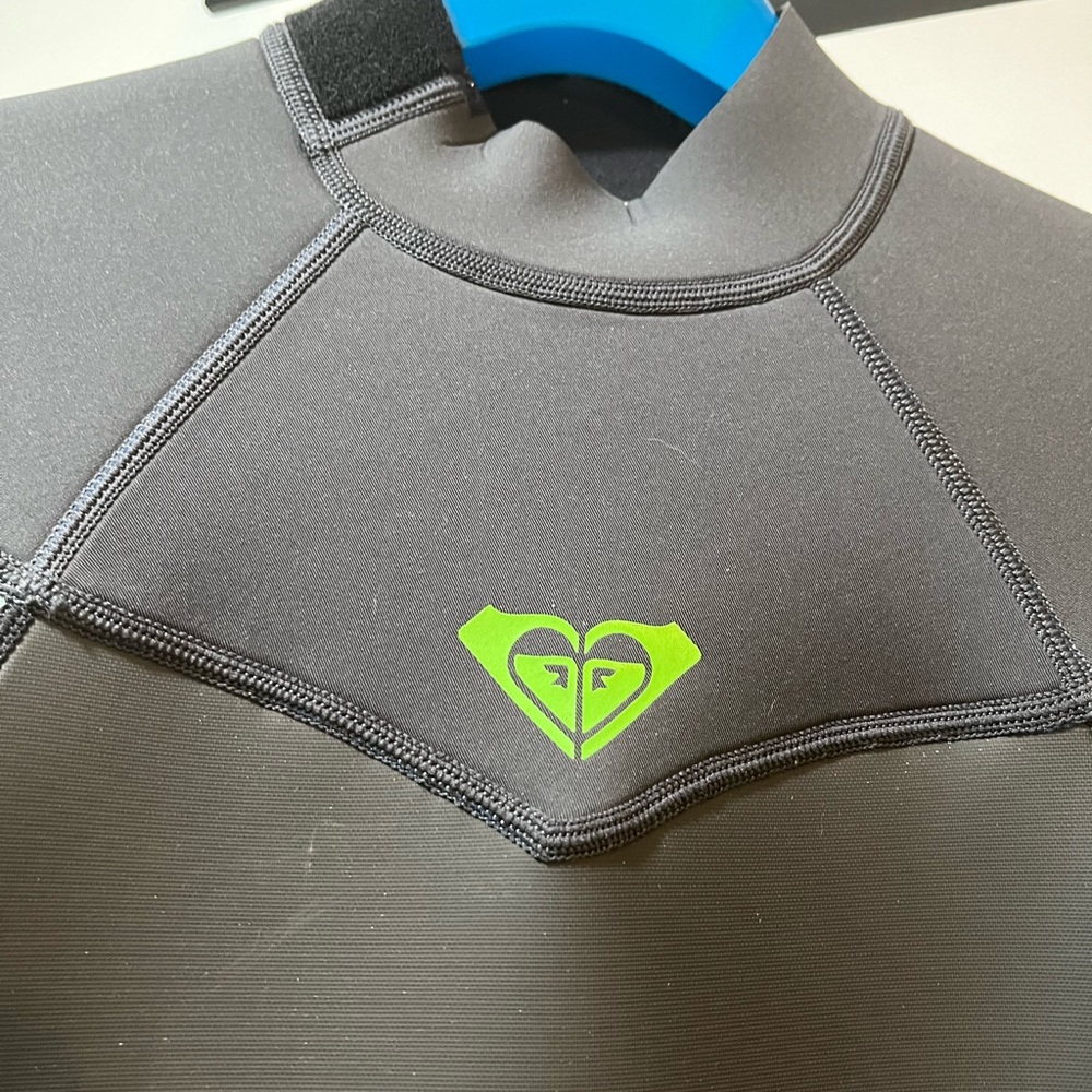 NWT Women’s Roxy Wet Suit